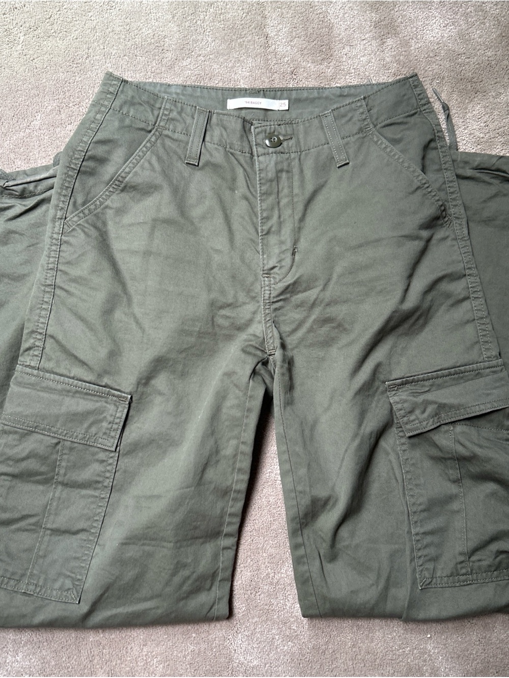 90’ Levi’s Cargo Pants